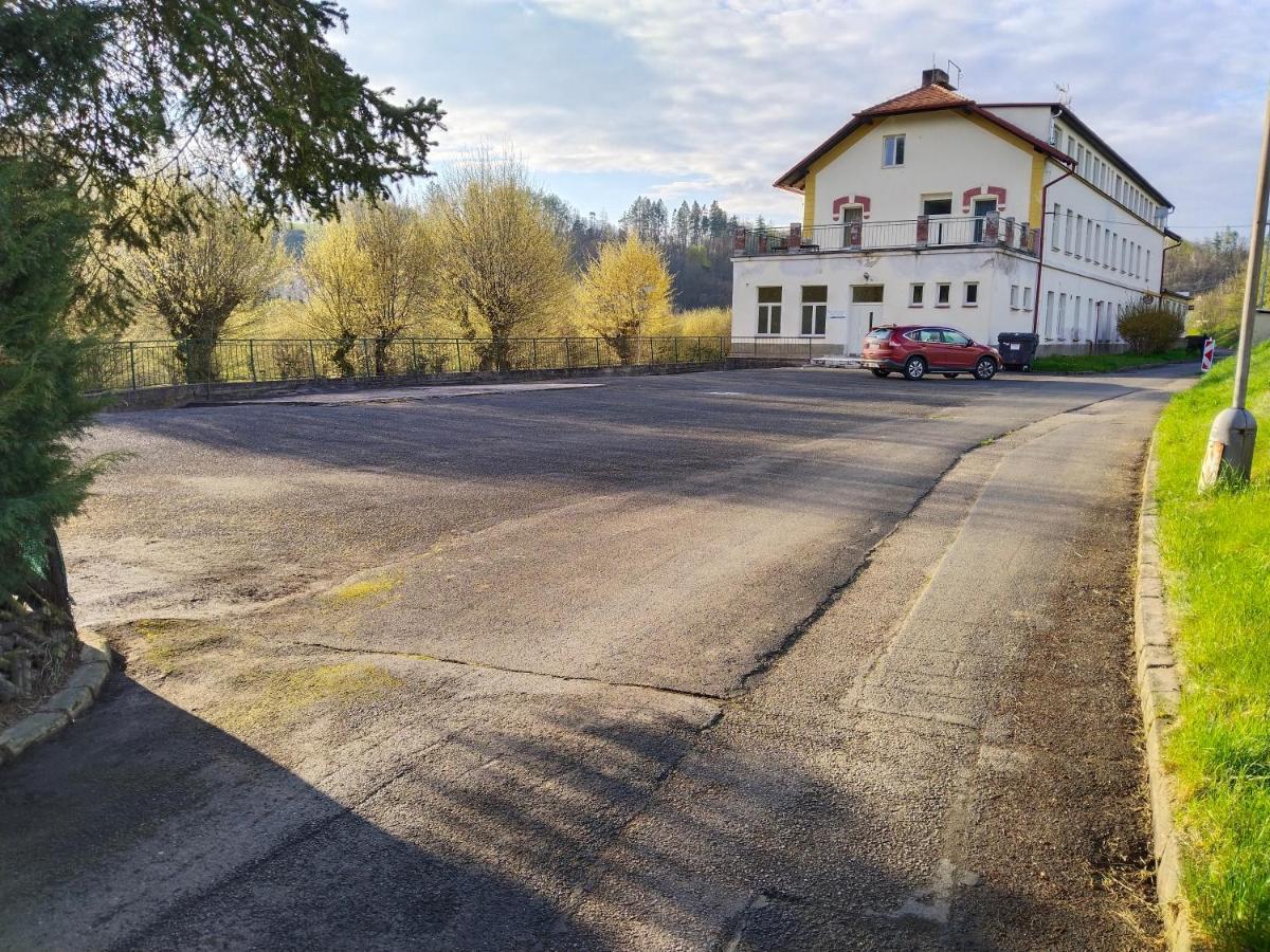 Pension V Parku Cesky Sternberk Kültér fotó