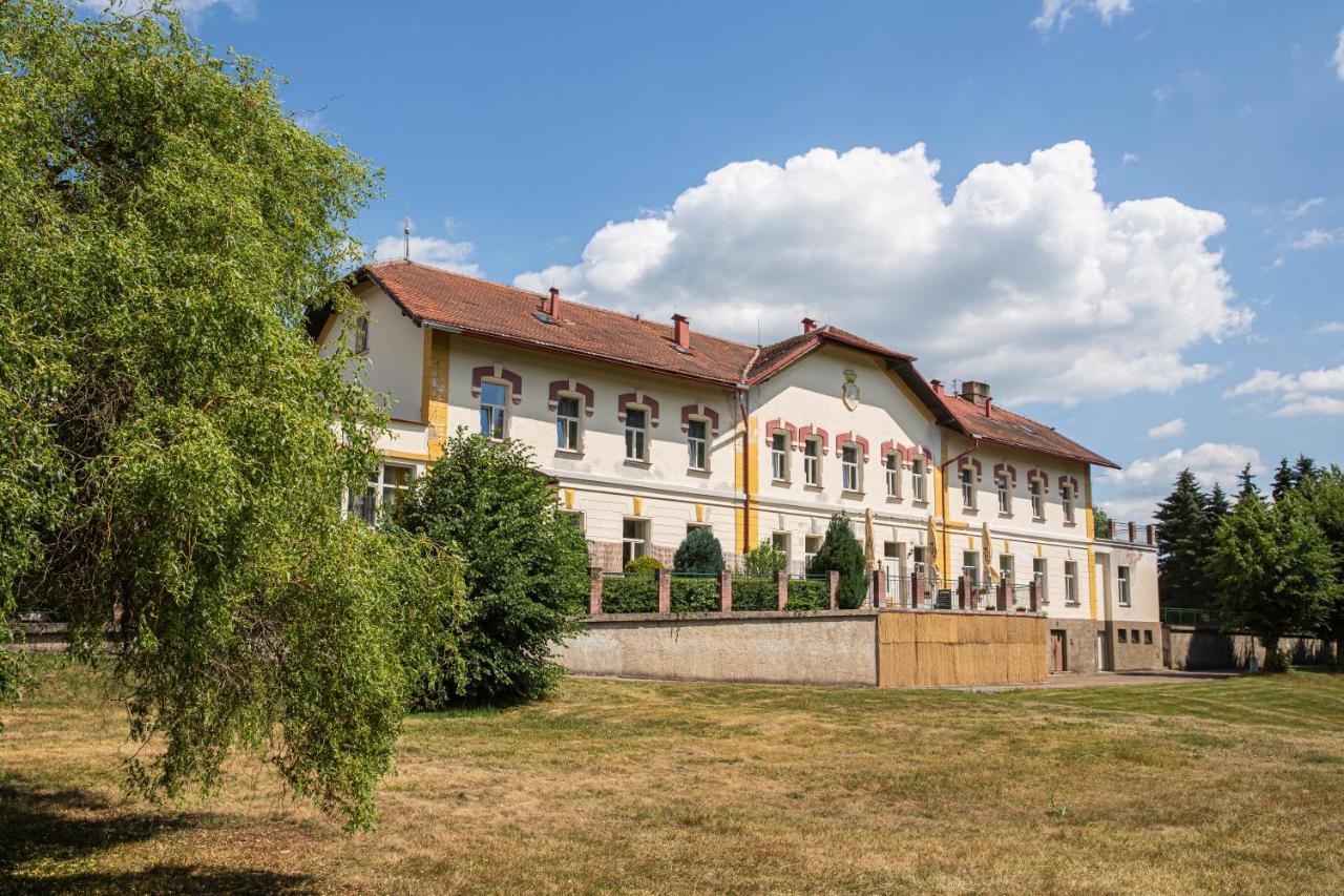 Pension V Parku Cesky Sternberk Kültér fotó